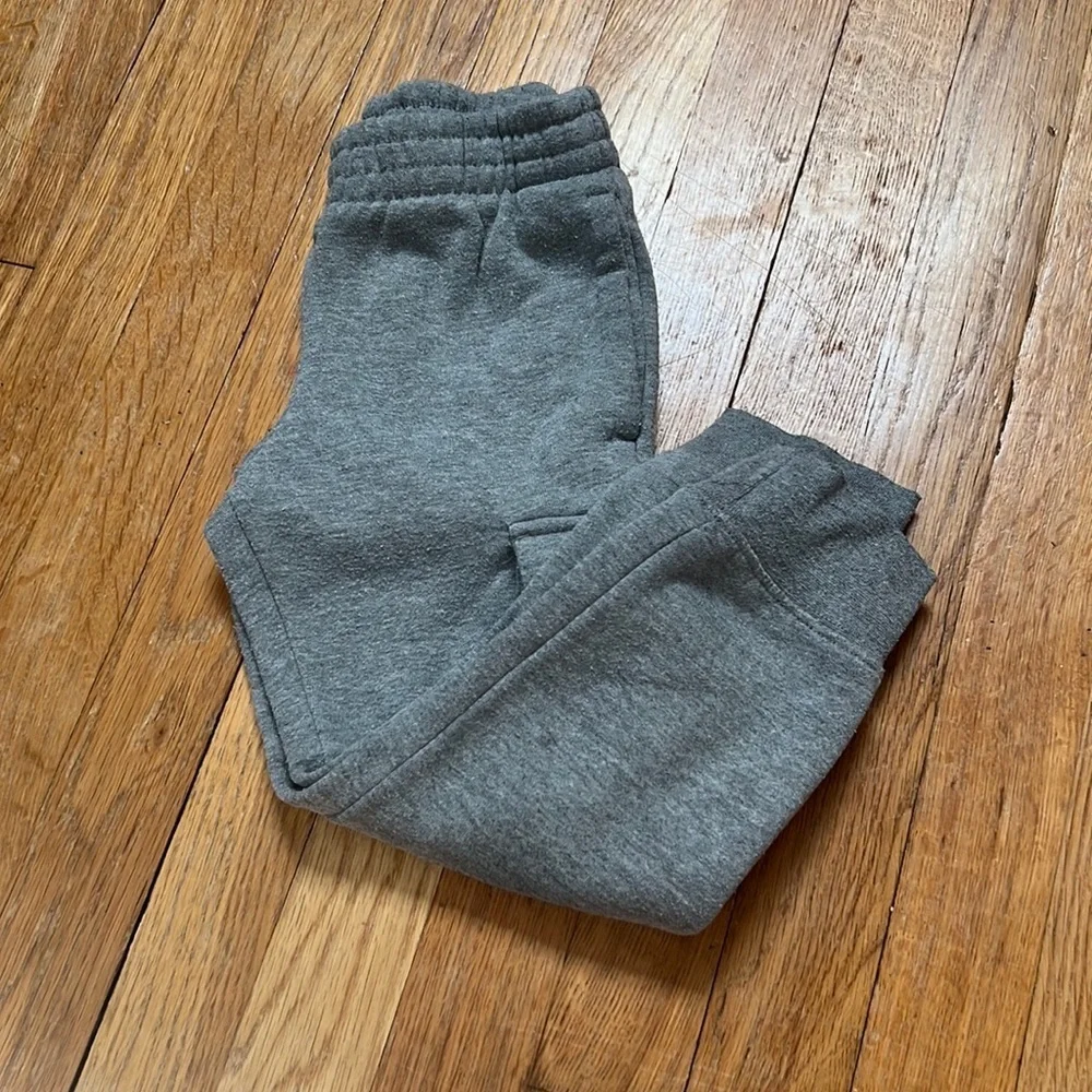 AIR Jordan Kid’s Gray Sweatpants Size S 4-5